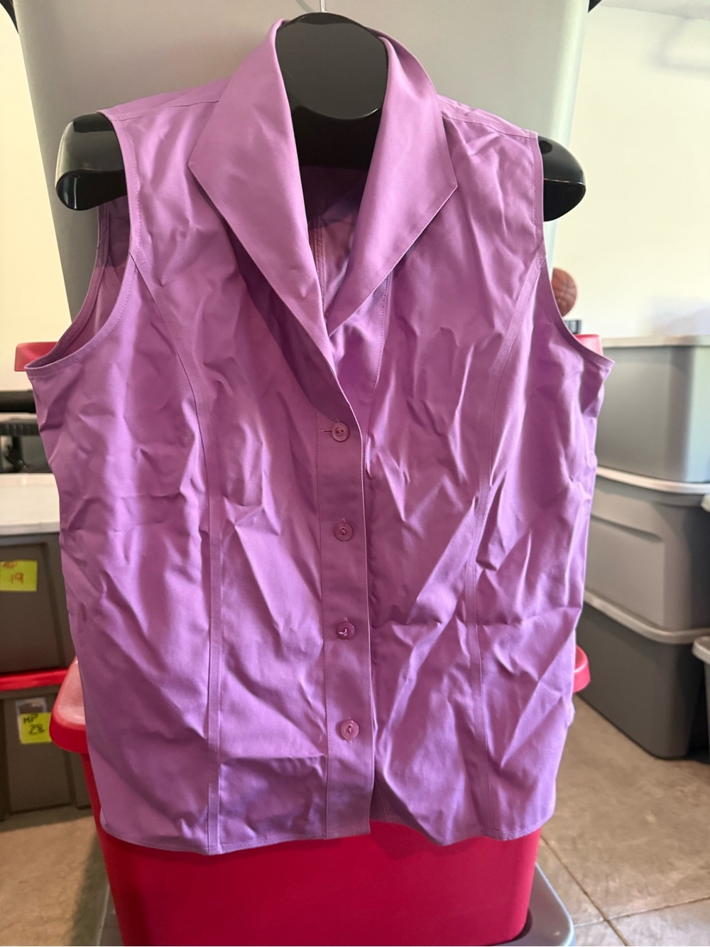 Sleeveless Button-Front Women's Top in Lavender p65